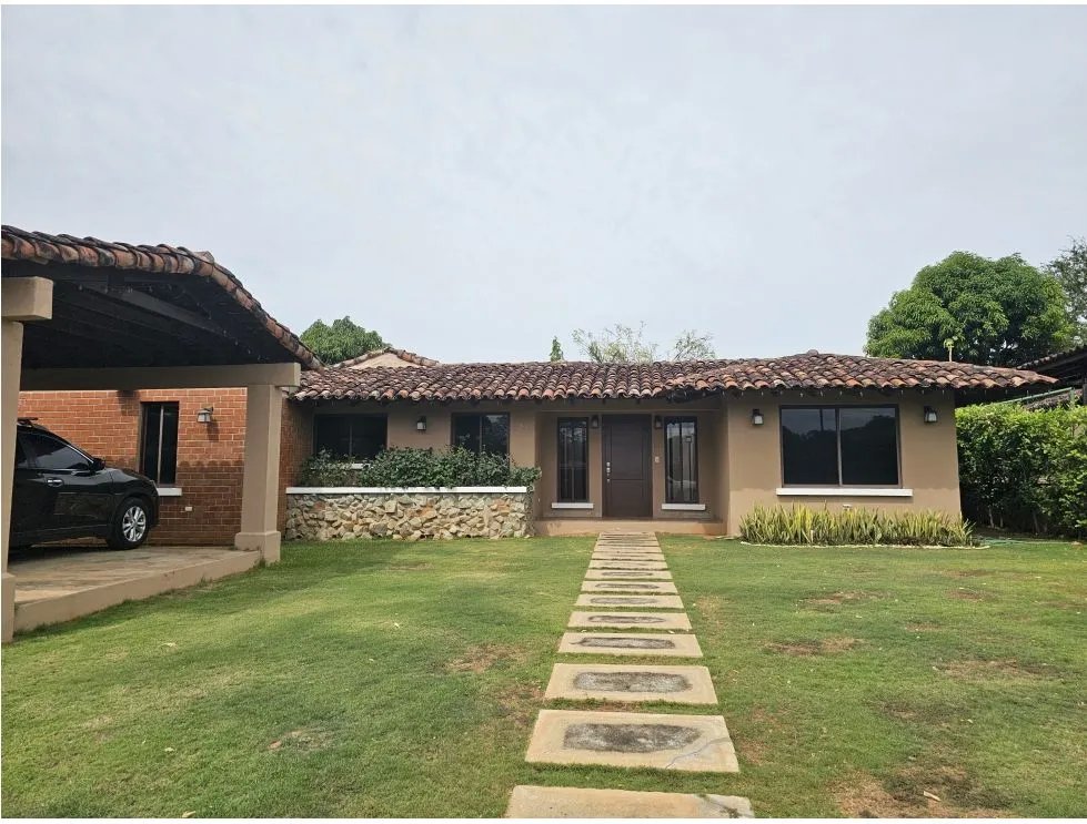Alquiler/venta de casa en residencial cubitá, chitré