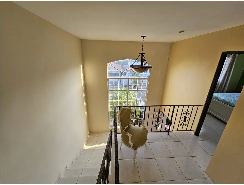 Alquiler/venta de casa con piscina en villas del golf, chitré herrera