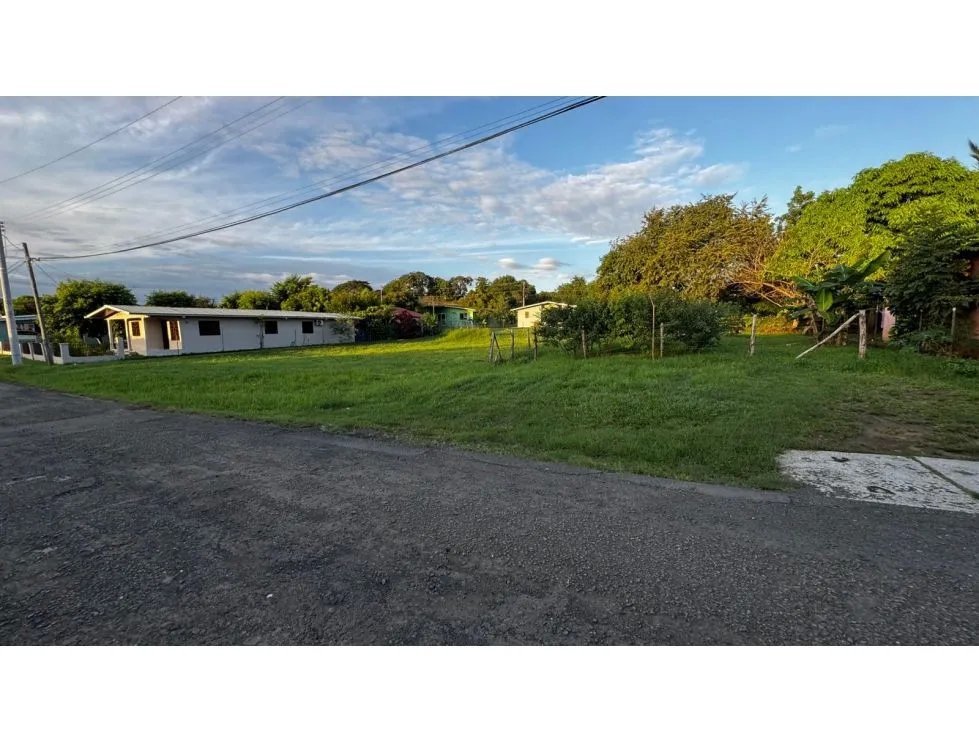 Venta de terreno en la primavera, las tablas.