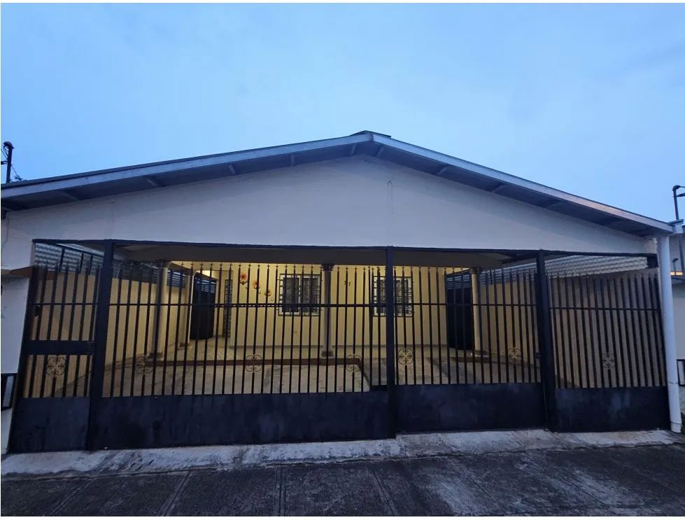 Venta de casa en urb. santa bárbara, santa ana los santos