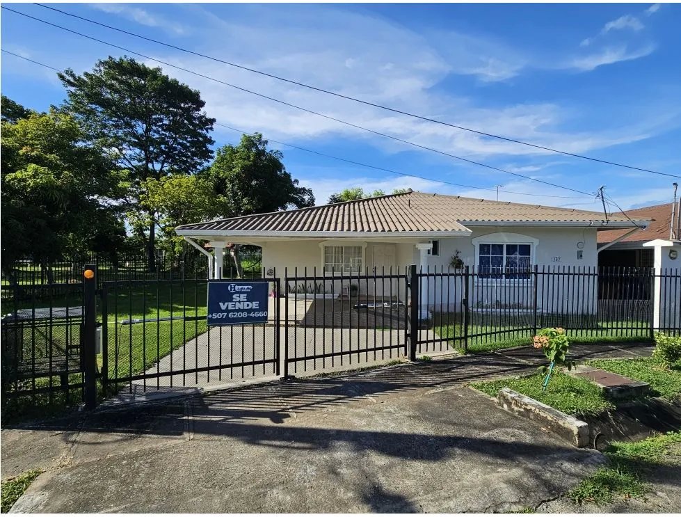 Casa en venta o alquiler en chitré, brisas de guayacanes