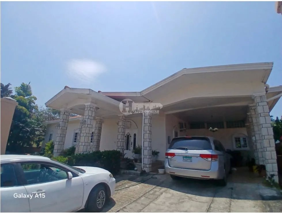 Venta de casa en urbanización el vigía, chitré