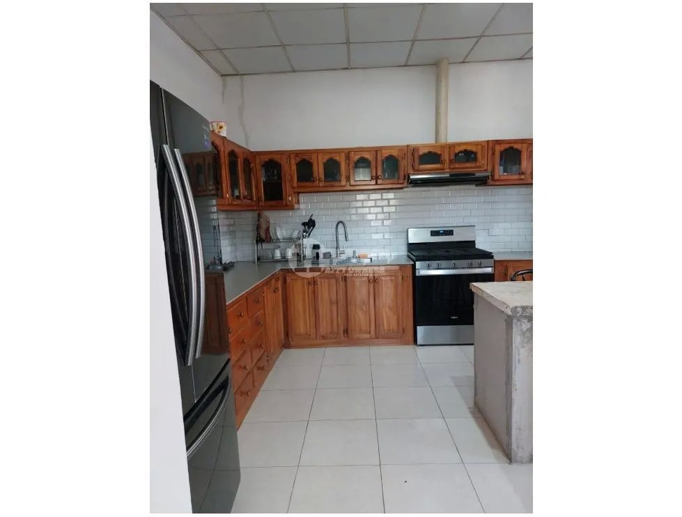 Se vende casa en cantarrana, a pasos de hotel guayacanes