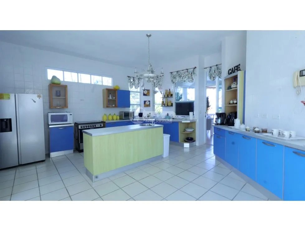 Venta de casa de playa en coronado, club de golf.