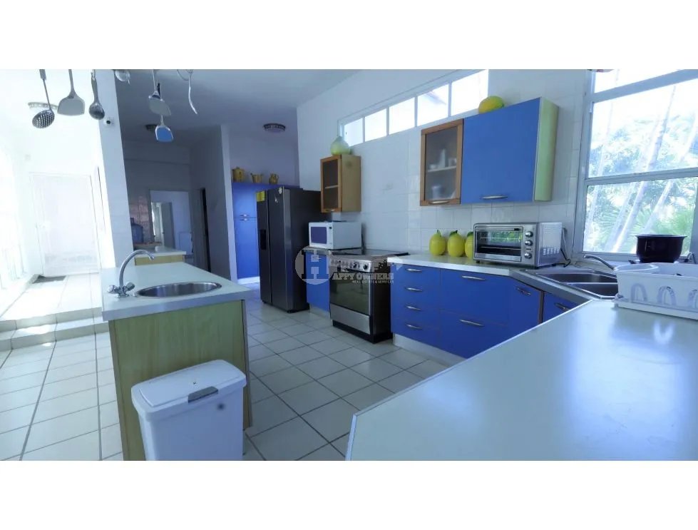 Venta de casa de playa en coronado, club de golf.