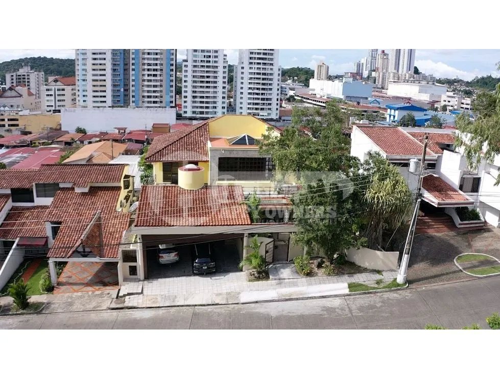 Venta de residencia unifamiliar de 3 niveles en dos mares