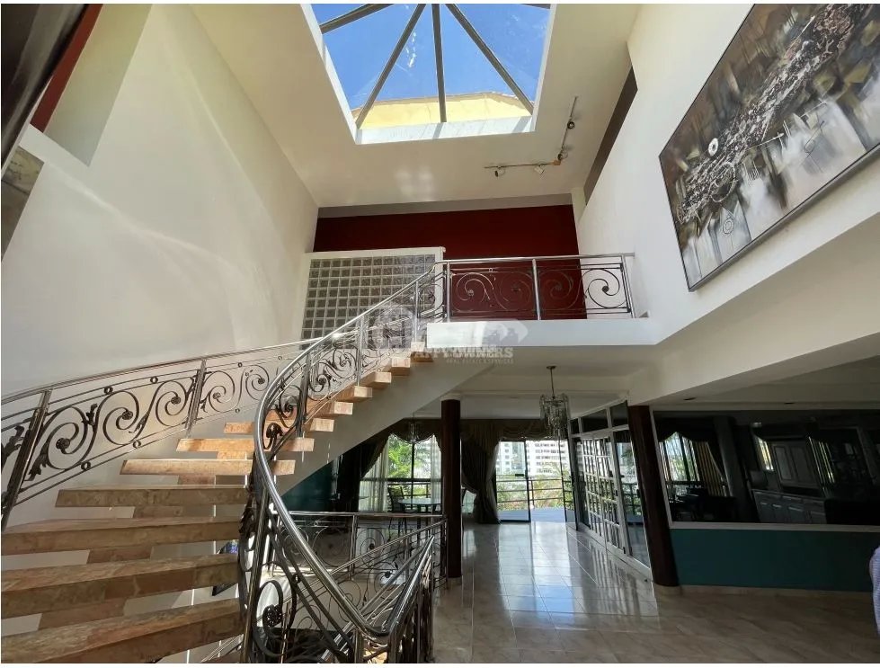 Venta de residencia unifamiliar de 3 niveles en dos mares