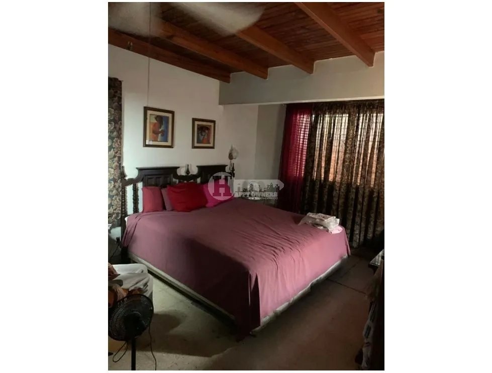 Se vende casa tipo chalet en betania