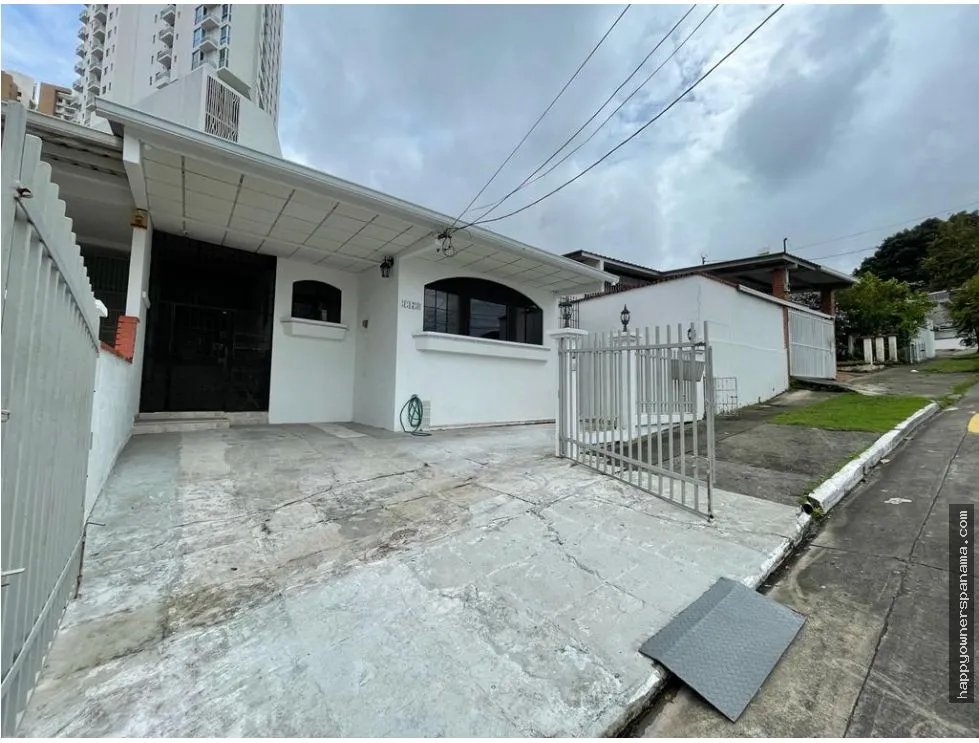 Venta de casa de en hato pintado, pueblo nuevo.