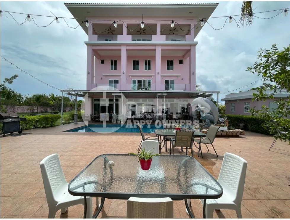 Venta de villa privada frente al mar, punta chame.