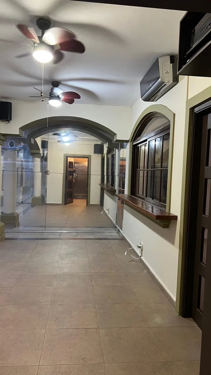 Venta de casa de 2 niveles en el doral, costa sur
