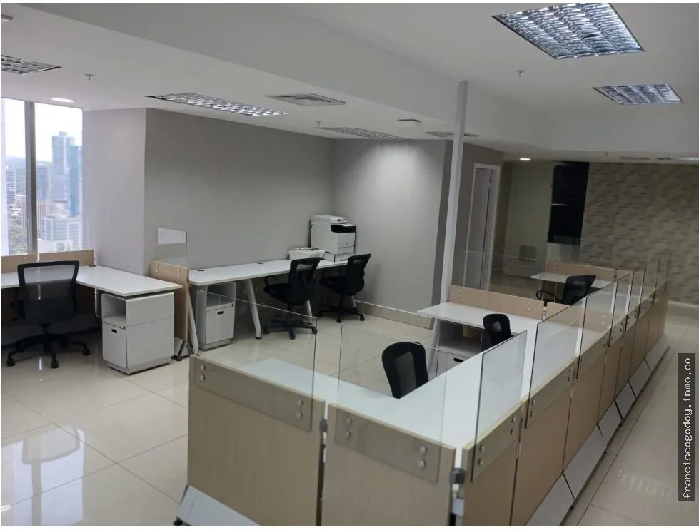 Alquiler de oficina en ave. balboa