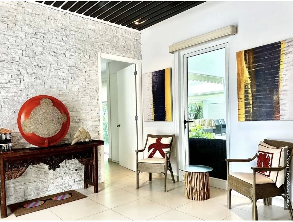 Venta de villa con piscina y vista al mar - bijao