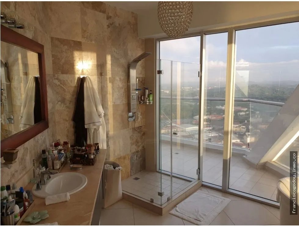 Venta de apartamento en avenida balboa