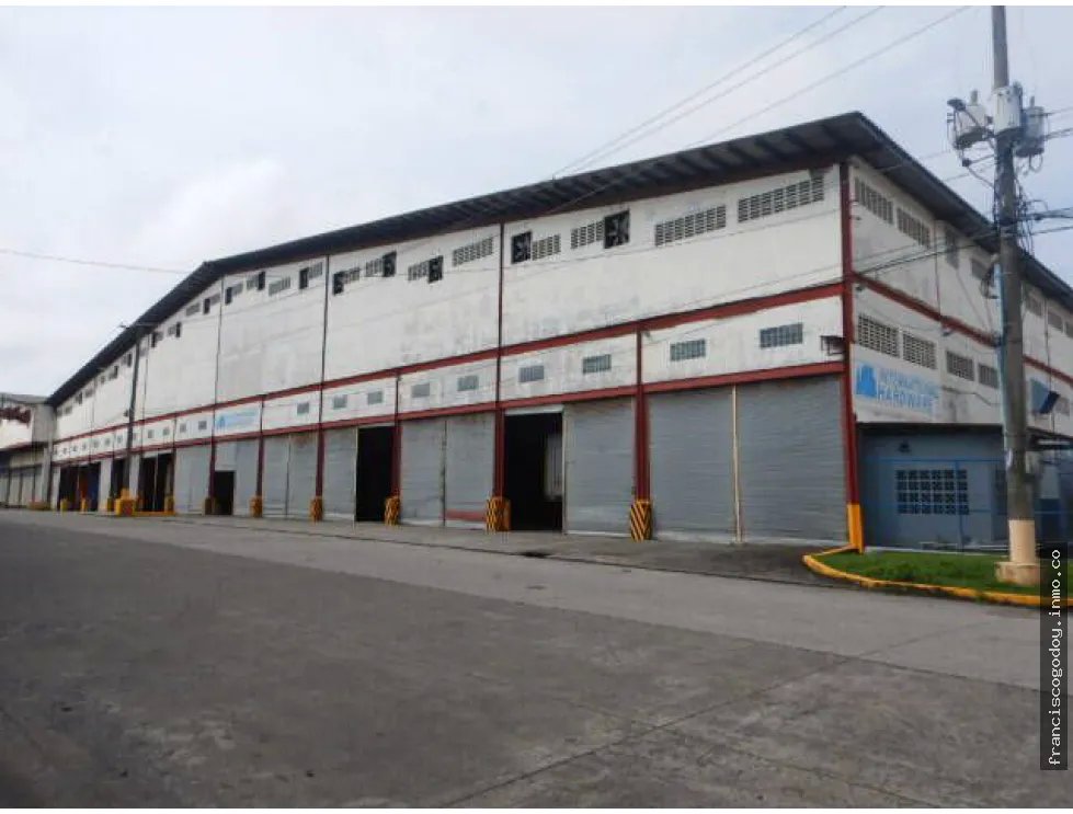 Bodega en venta en la zona libre de colón