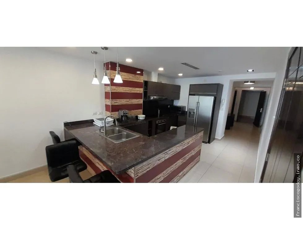 Venta de apartamento con vista al mar  avenida balboa