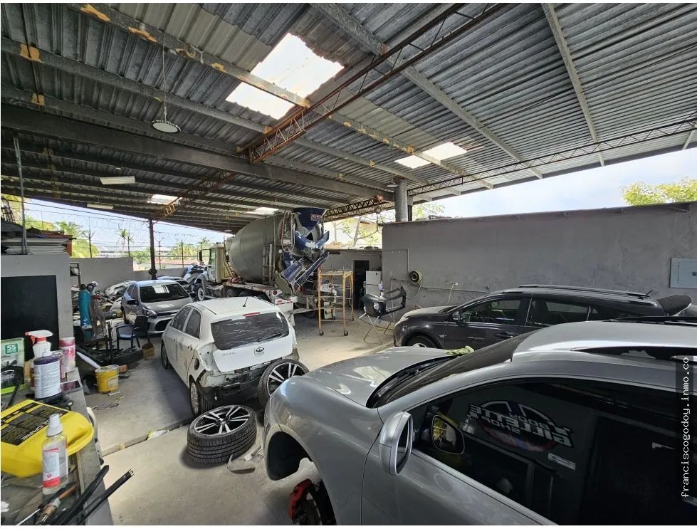 Amplia galera comercial en venta llano bonito