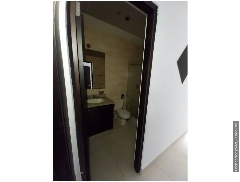Venta de apartamento en embassy village, albrook