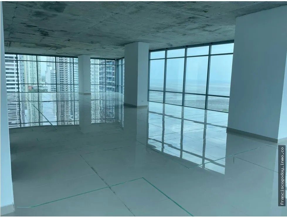 Alquiler de oficina en el edificio prime time tower, costa del este