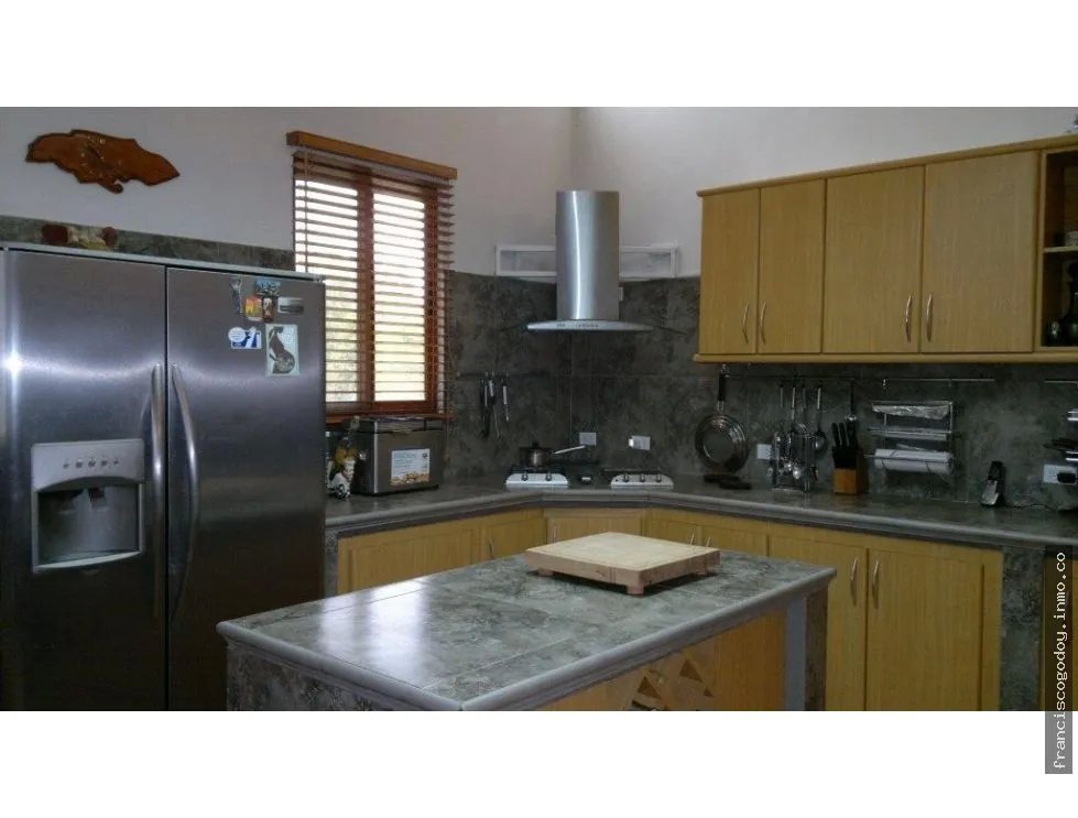 Residencia en venta en altos del maría