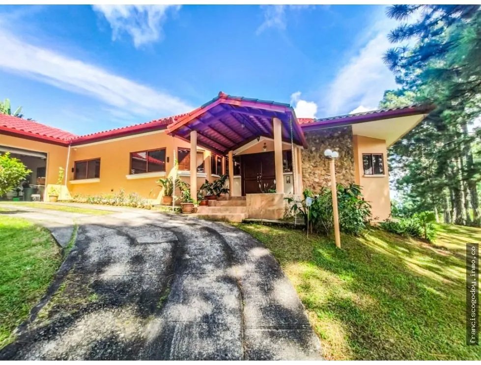 Residencia en venta en altos del maría