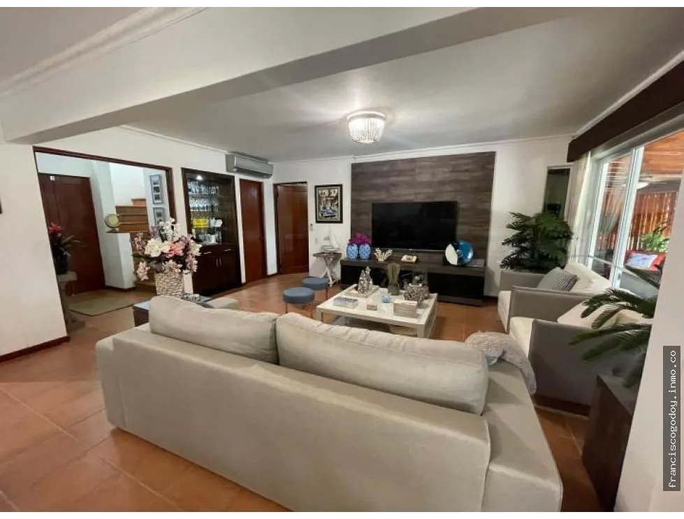 Casa en venta en villa decameron