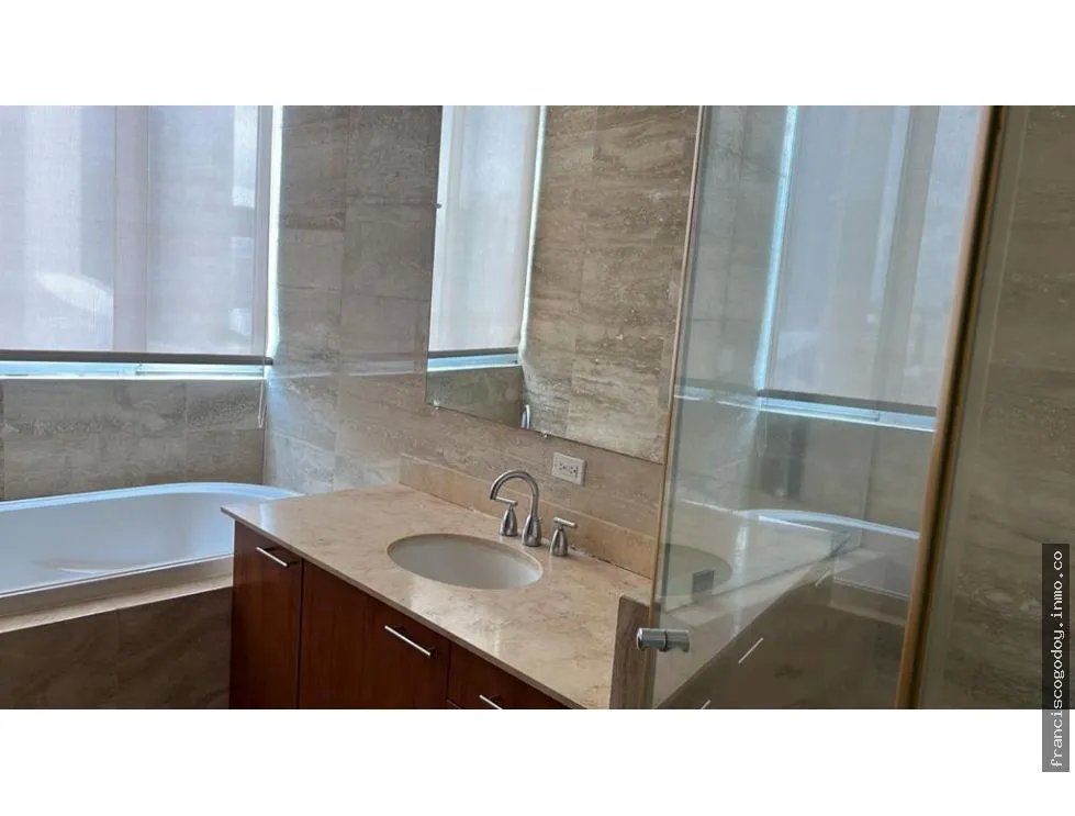 Venta de apartamento en punta pacífica