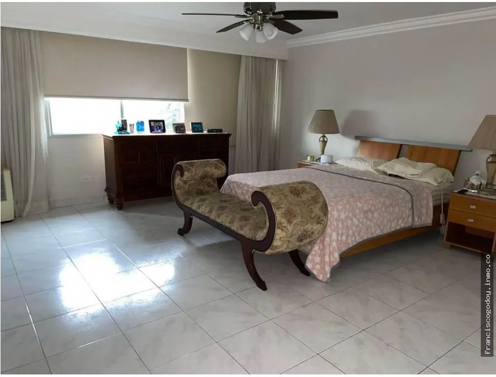 Venta de apartamento en edificio la fiesta, obarrio