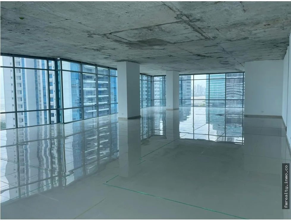 Alquiler de oficina en edificio prime time tower, costa del este.