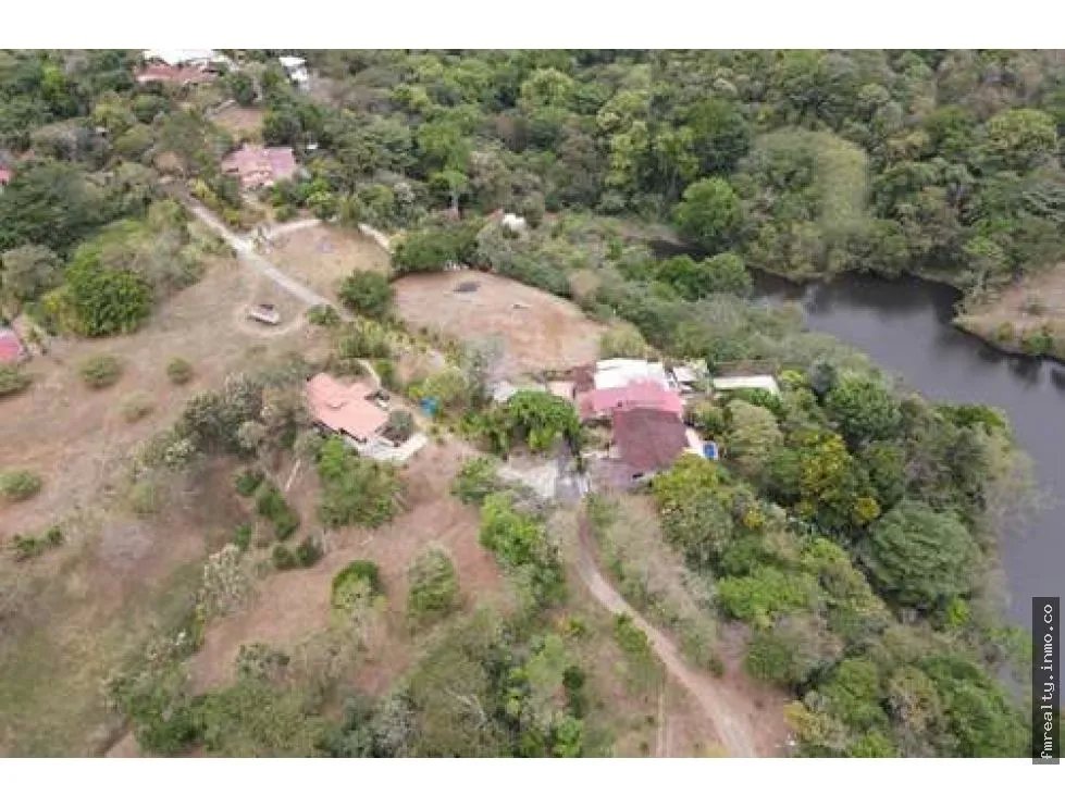 Se vende terreno en las cumbres