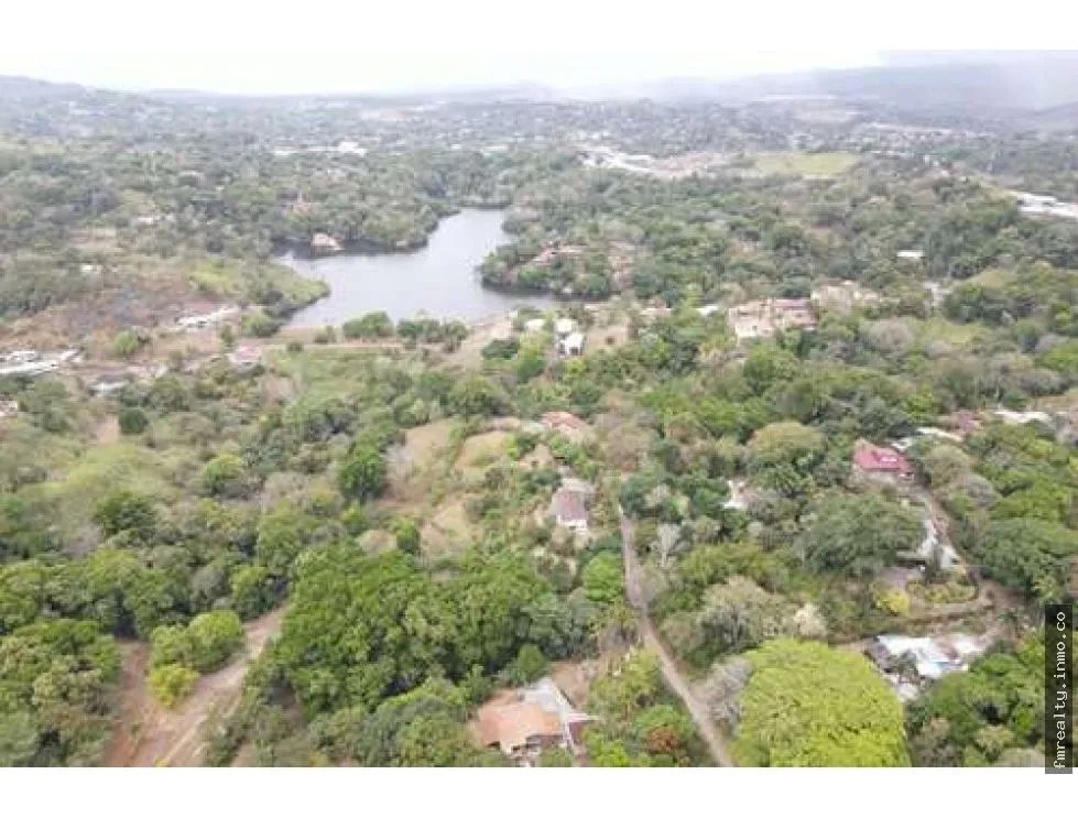 Se vende terreno en las cumbres