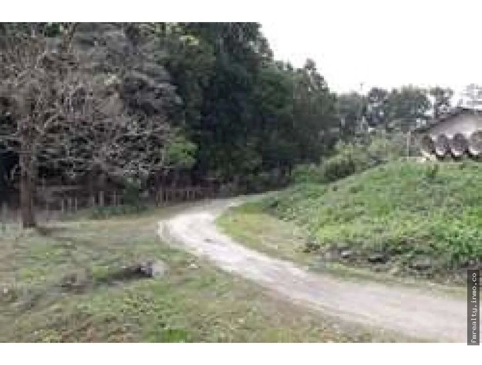 Se vende lote de terreno en colón