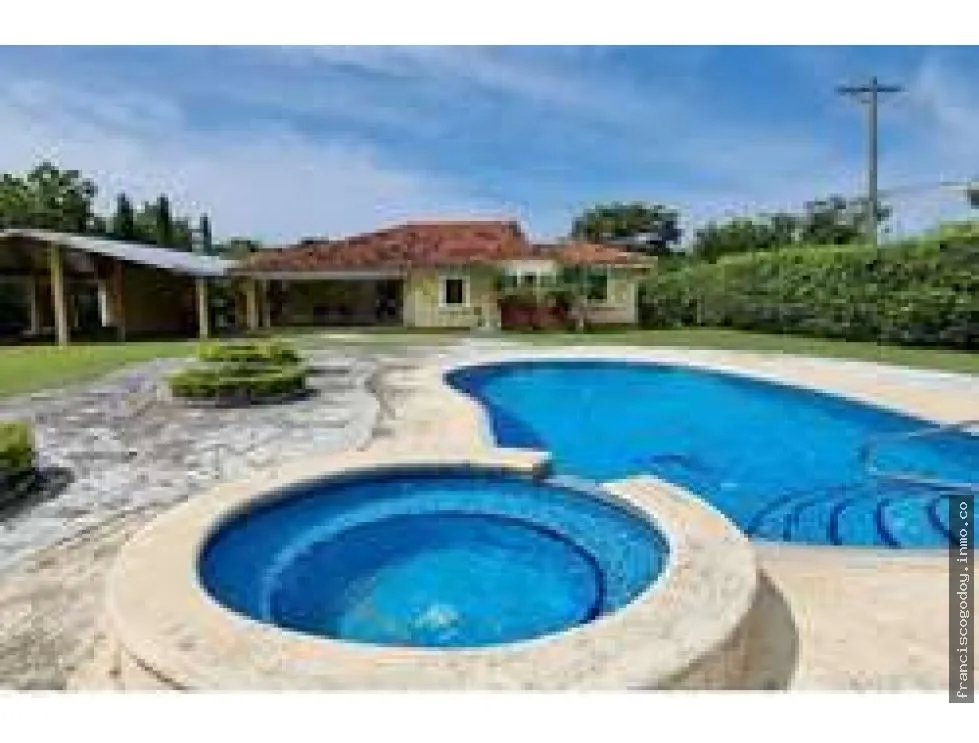 Se vende casa en coronado
