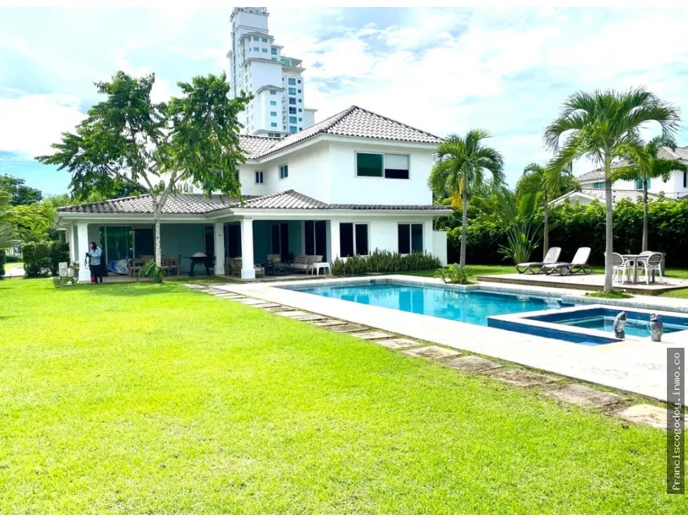 Casa en venta en bijao beach club & residences