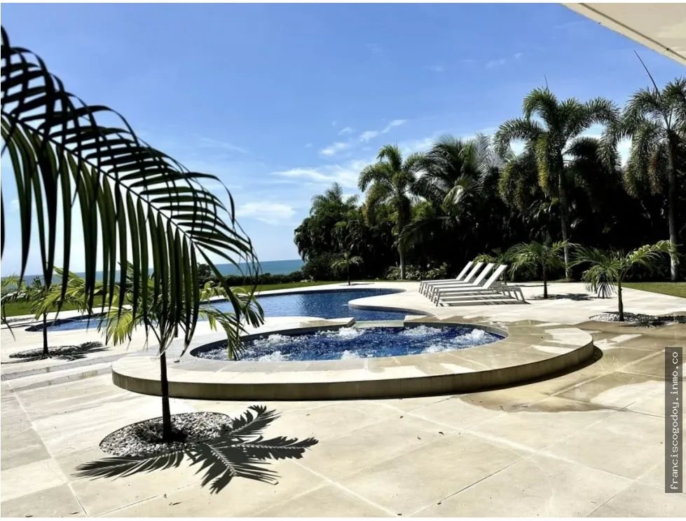 Venta de casa frente a la playa - bijao