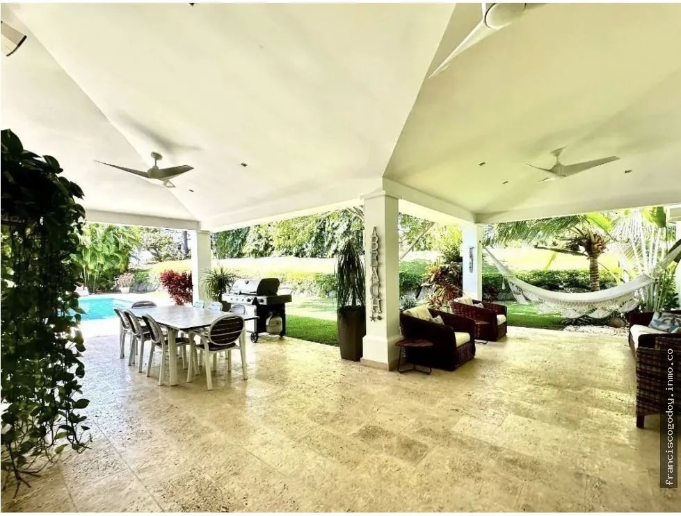 Alquiler de casa con piscina en bijao