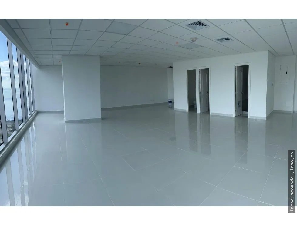 Local en venta en calidonia