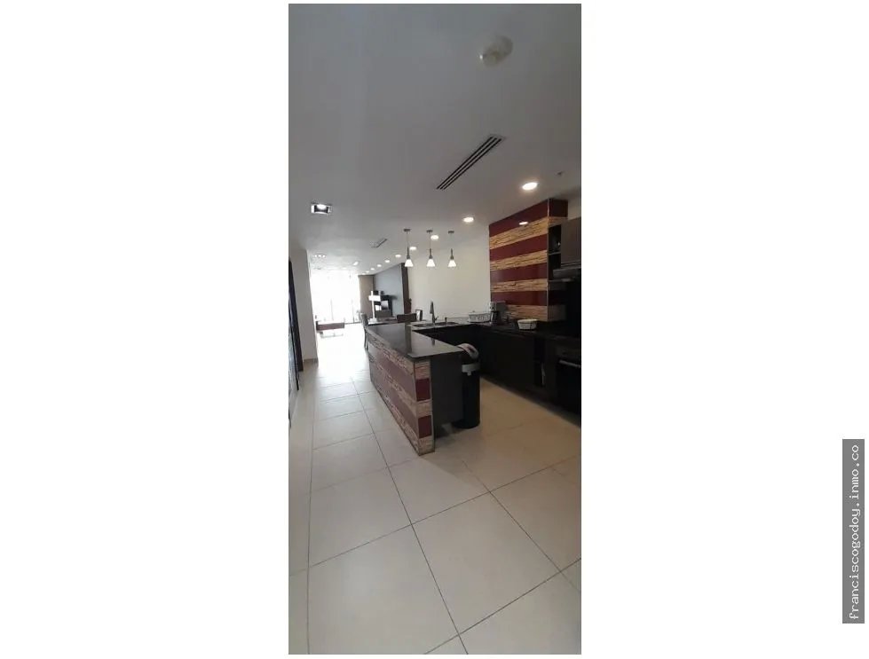 Venta de apartamento con vista al mar  avenida balboa