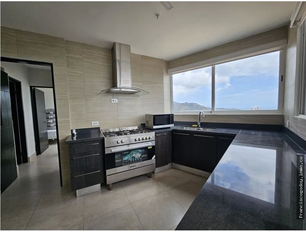 Venta de apartamento en playa malibú, nueva gorgona