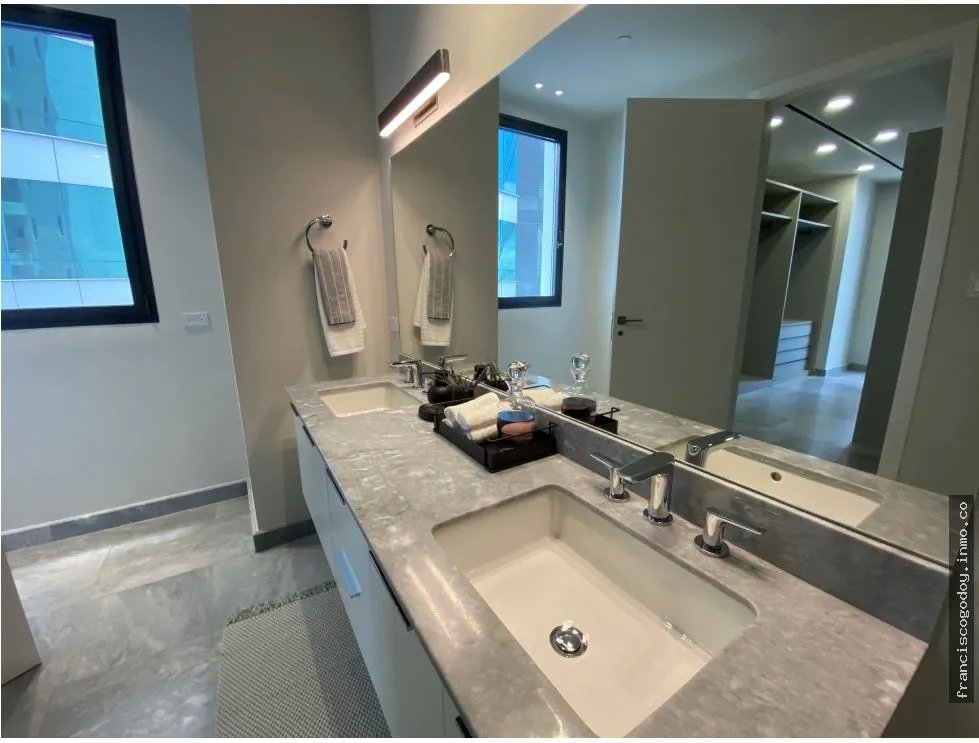 Apartamentos de lujo frente al pacífico, costa del este
