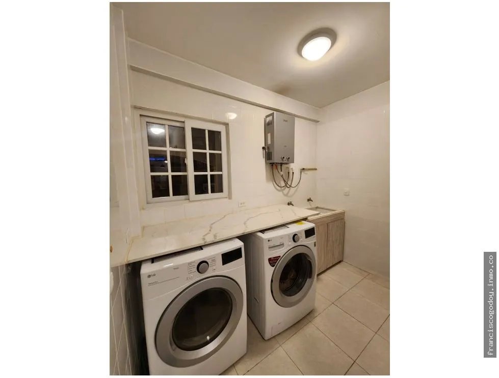 Casa a la venta en barriada cerrada en villa valencia, costa sur