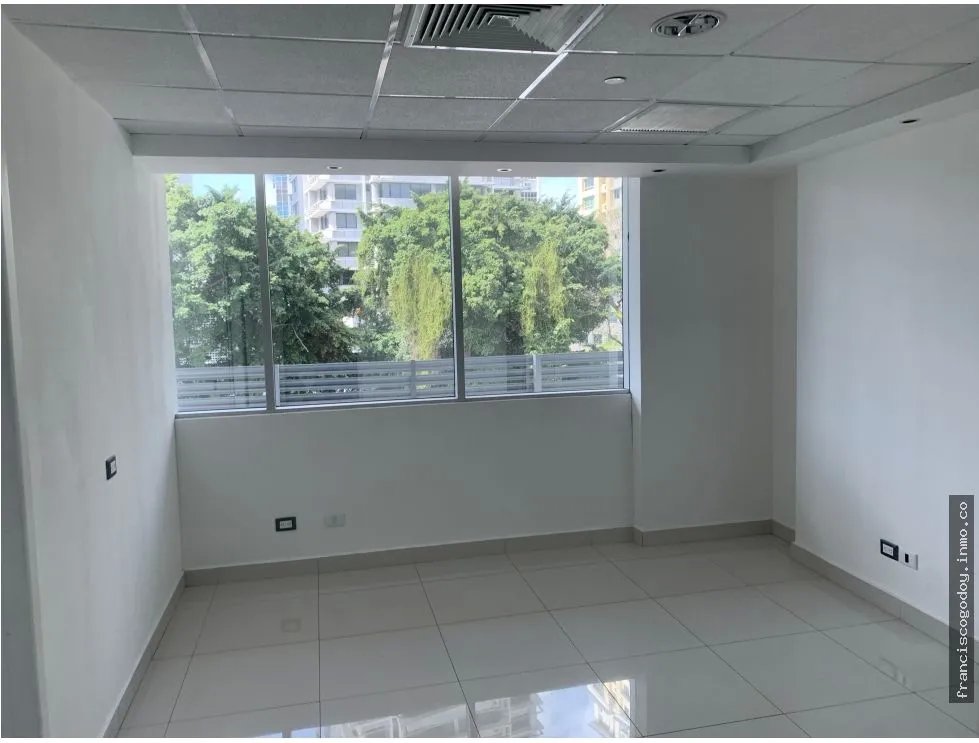 Oficinas en alquiler en un hub estratégico en vía israel
