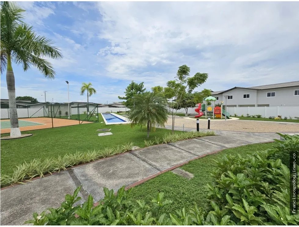 Venta de casa en villa sur - town home, costa sur