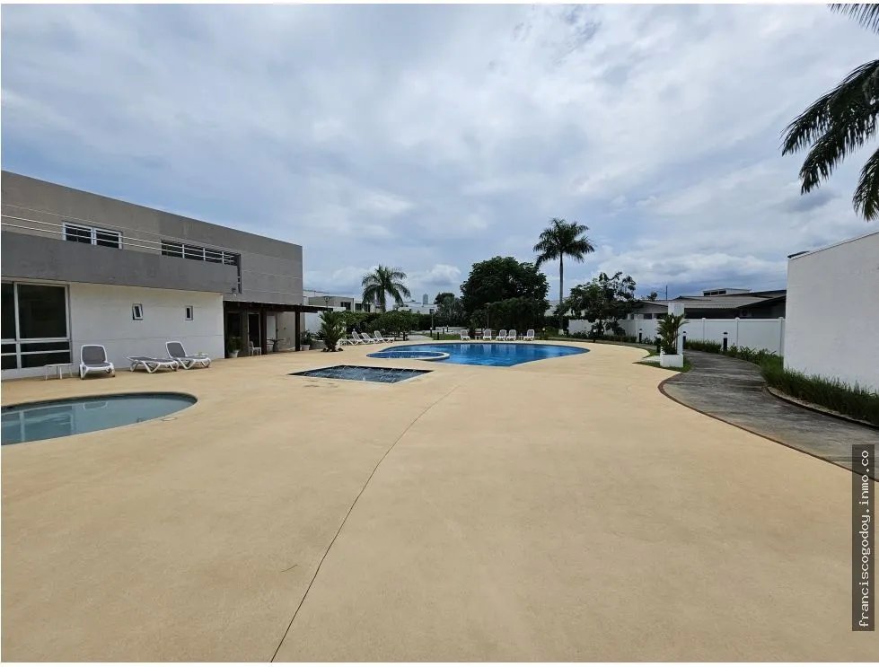 Venta de casa en villa sur, costa sur