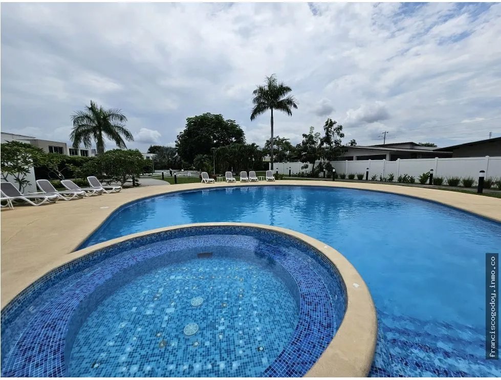 Venta de casa en villa sur, costa sur