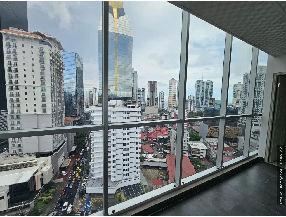 Venta de oficina en calle aquilino de la guardia