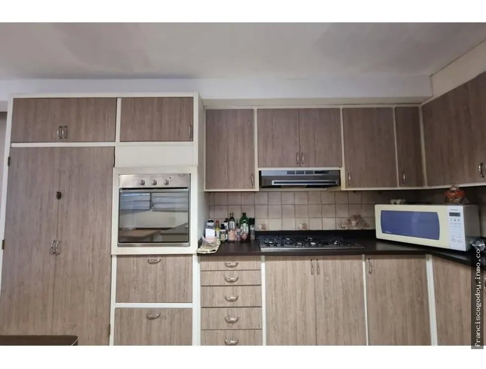 Se vende casa en la alameda