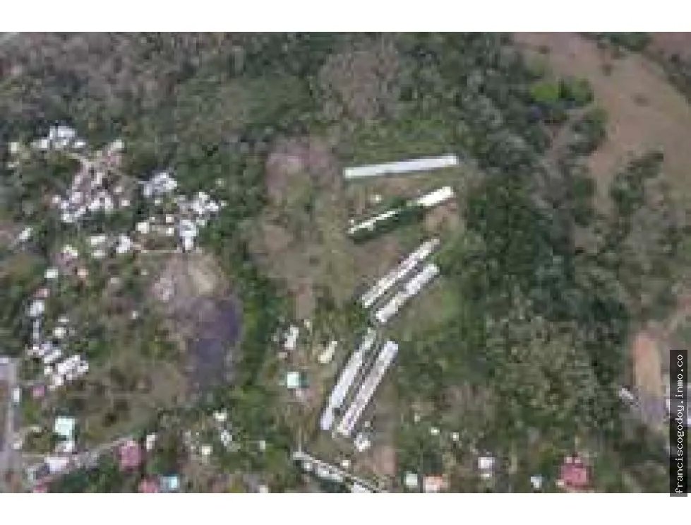 Se vende lote de terreno en colón