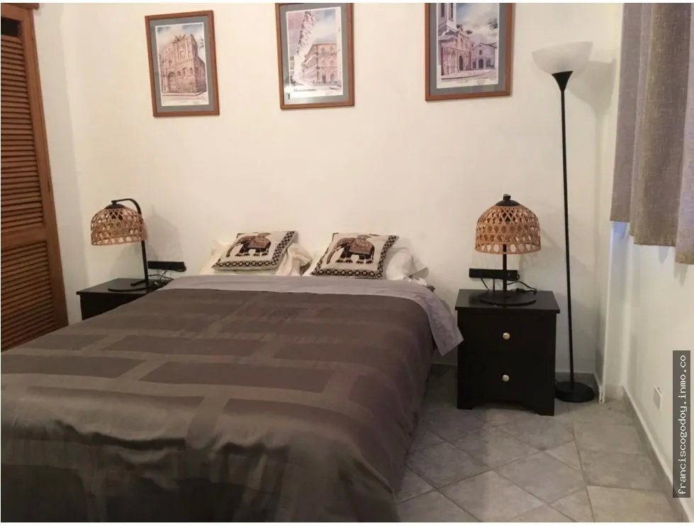 Se alquila apartamento en casco viejo fg