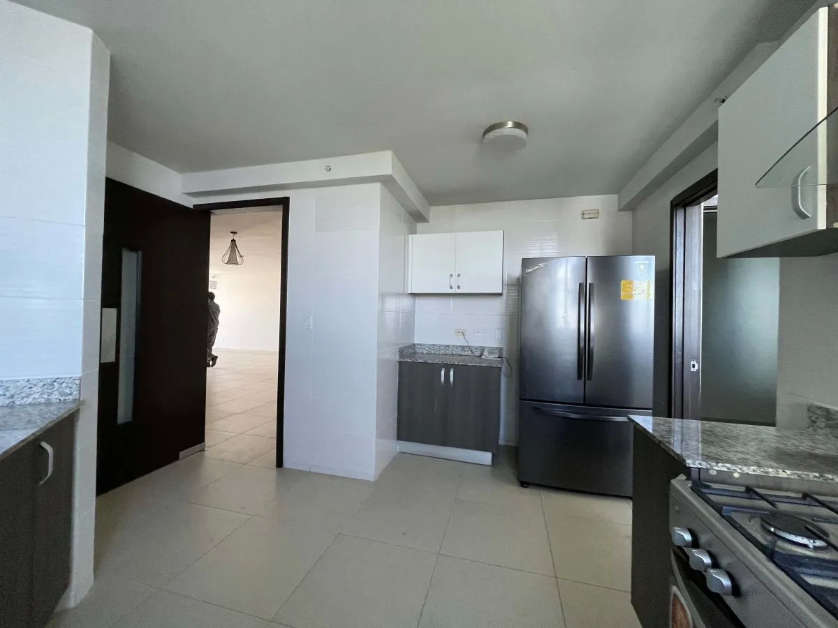 Venta de apartamento en ph country club, costa del este
